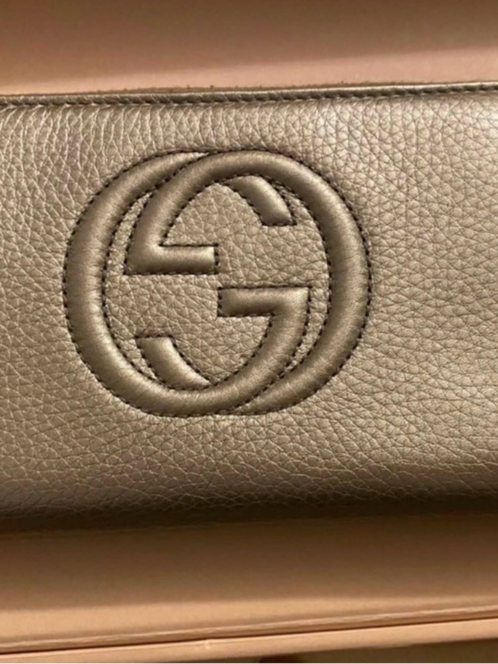 Gucci Metallic Pebbled Leather Wallet in Bronze